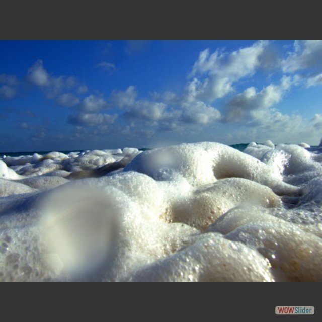 Barbuda-beach waves025